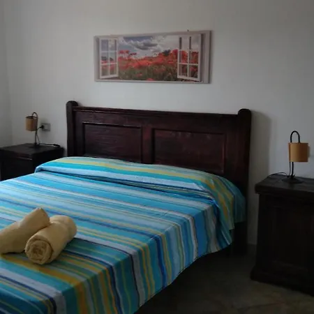 Sa Pira Будони