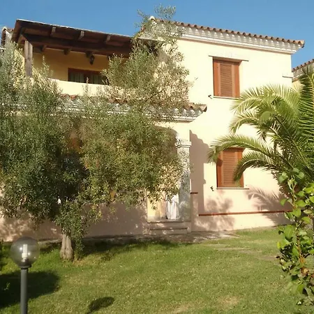 Sa Pira Будони